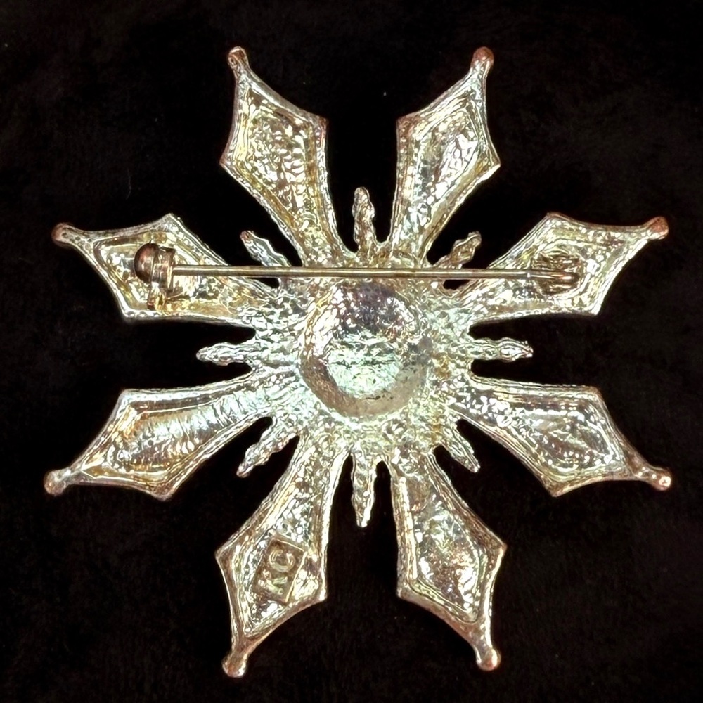 Colorful Vintage SilvertoneStarburst Brooch with Yellow Center - Picture 5 of 7
